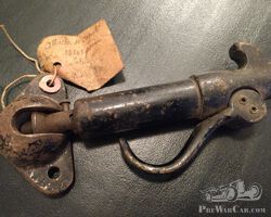 Original Hood clip for truck / Attache de capot