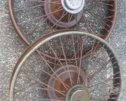 Veteran Berliet wire spoke wheels