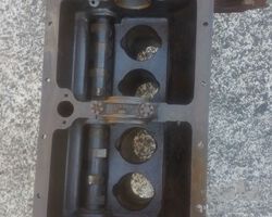 Morris Eight engine of 1937 with camshaft and valve gear