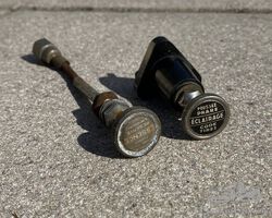 'Essence' button and 'Eclairage' switch