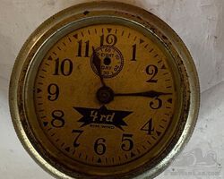 Rim-wind 8-day clock