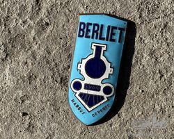 Berliet badge