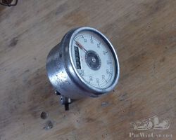 AT tachymeter, white background, 100 km/h, in working order