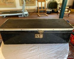 Metal toolbox for fitting on running board