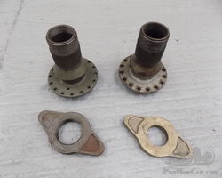 Bugatti Rear Hubs and Wheel Nuts For Rudge Wire Wheels Type 35A,37 & 40