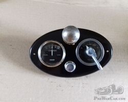 small dashboard with comodo and key