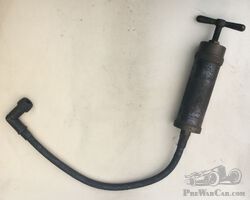 Oil gun