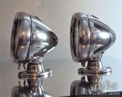 A LOVELY RESTORED PAIR OF LUCAS 370F SIDE LIGHTS AS FITTED TO TOP QUALITY CARS