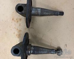 Alfa Romeo 6C 2500 front stub axles