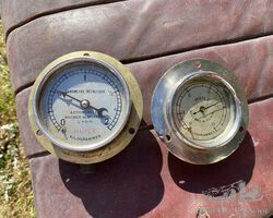 Veteran oil gauges