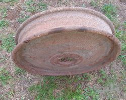 Michelin solid 4 stud wheel w. Bibendum rim peugeot citroen mathis ?