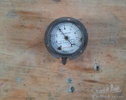 Luccourt et Cie oil pressure 8 Kg
