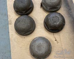 Alfa Romeo 6C 2500: Freccia d’oro set of 5 hub caps