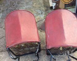 2 car seats