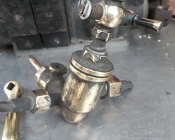 robinet essence avec nourrisse