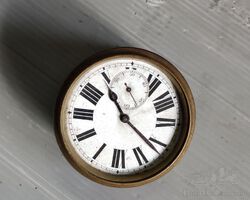 Horloge auto ancetre