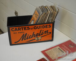 Michelin cartes et guides metal box with about 50 roadmaps and guides from 1920 -1939 period