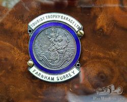 Wanted: Original TT garage Farnham badge designed by Leslie Hawthorn
