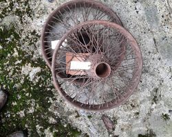 2 wheels 820 x 120 rudge (200€)