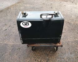Bentley Le Mans tank with filler cap