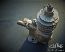 Compressor for the engine compartment, for luxury cars, pre-war