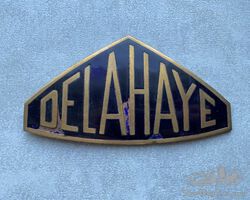 Delahaye badge