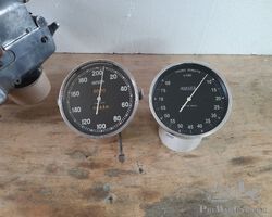 1Jaeger rev meter 8000 Tm + 1 Jaeger Tachymeter 200 KM.h