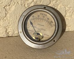 Chauvin & Arnoux voltmeter