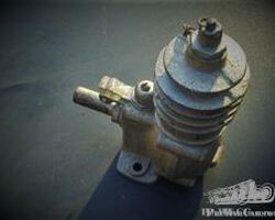 Compressor for the engine compartment, for luxury cars, pre-war