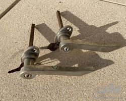 2 door handles (maybe Hotchkiss ?)