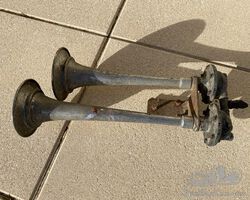 2 Gurtner Super-Stentor horns