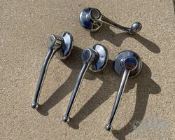 Hotchkiss : door handles