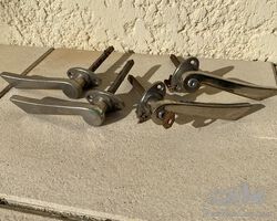 Hotchkiss : door handles