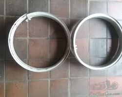 Two detachable rims for a 1928 Essex