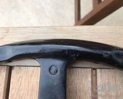Bluemell’s 4-spoke steering wheel