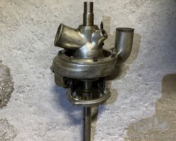Complete water pump with shaft for Bugatti 57