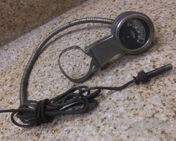 Very Nice 1910s- Early 1930s Boyce Steering Column Mount Moto Meter Temperature Gauge Assembly