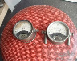 Unidentified gauges for a Variety of makes