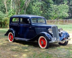 1933 Ford Tudor | RM Sotheby's | Hershey