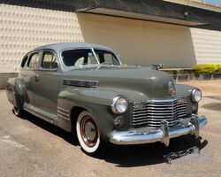 1941 Cadillac Series 61 | Christmas around the world auction 2022 | Sonicbidder.com