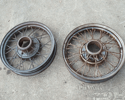 Unidentified wheels / tyres ( & parts) for Ford