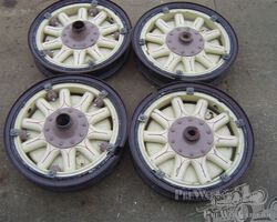 Chrysler wheels / tyres ( & parts) for Chrysler