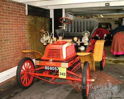 Crestmobile 8 hp VCC dated London to Brighton car Two seater 1904