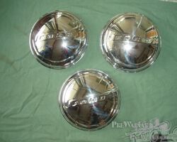Ford hubcaps / hubs for Ford V8
