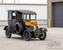 Voiture de ville Renault Type BZ 1910 par Moore & Munger | RM Sotheby's | Hershey
