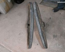 Set early Benz type front wheels