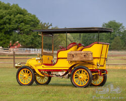 1904 Winton 20 HP Rear-Entrance Tonneau | RM Sotheby's | Hershey