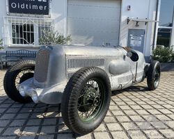 Ford V8 Modell 18 - Handcrafted, one-of-a-kind aluminum vehicle with a V8 – a pure driving machine