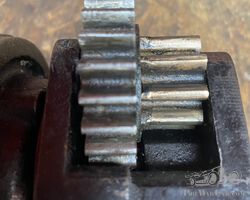 Bugatti scintilla basculating type starter motor