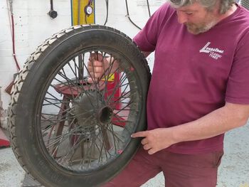 How to remove beaded edge (clincher) tyres?